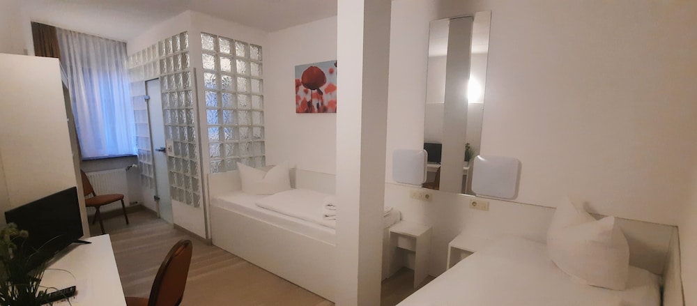 Central-Hotel Tegel 50/50