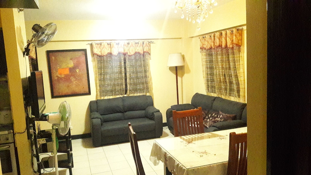 Migz N Tons Place At Cypress Towers 24/38