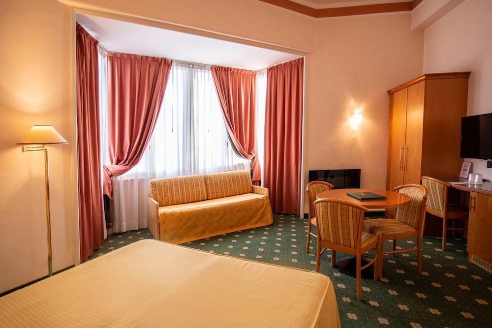 Hotel Estense 24/40