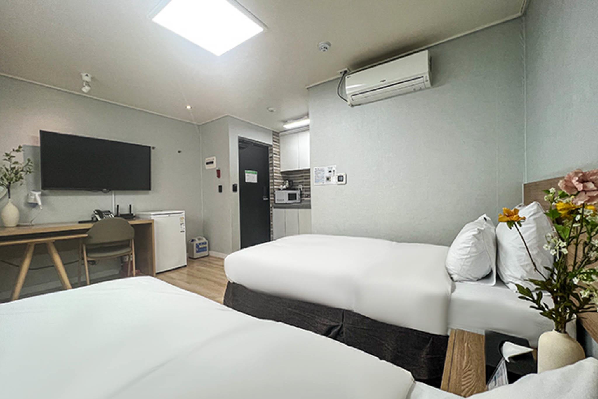 إقامة، Malu Hotel 4/4
