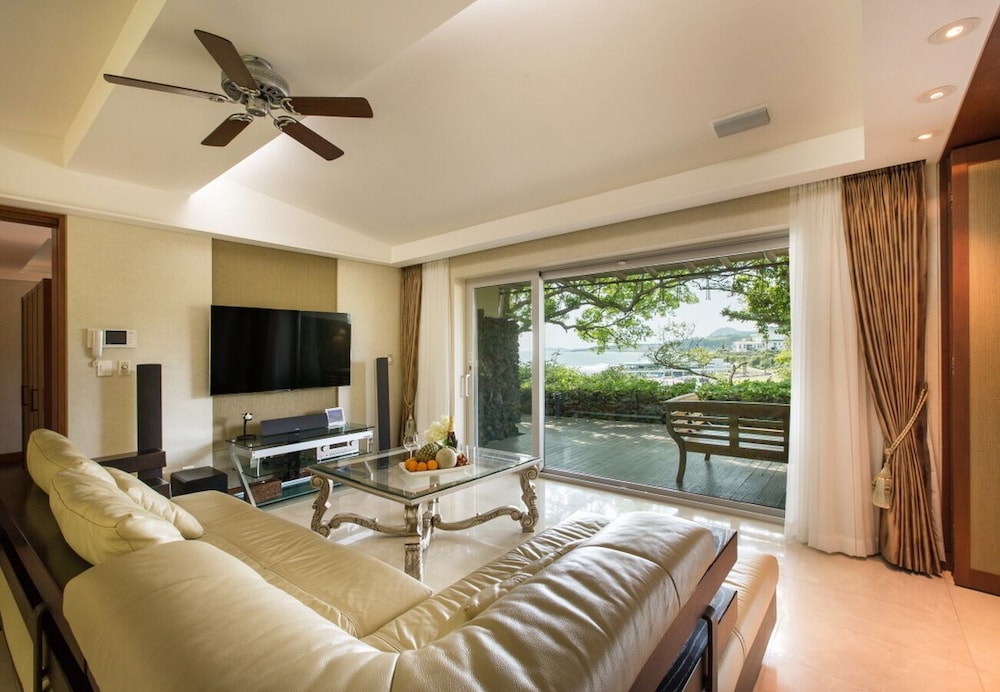 Seaes Hotel & Resort 52/74