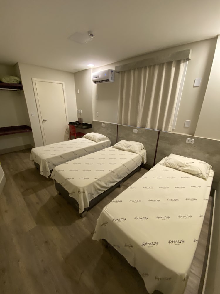 Avalon Hotel 23/49