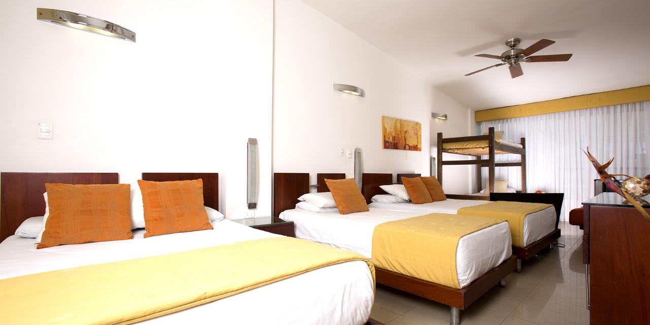 غرفة قياسية رباعية، Atlantis Plaza Hotel 3/4