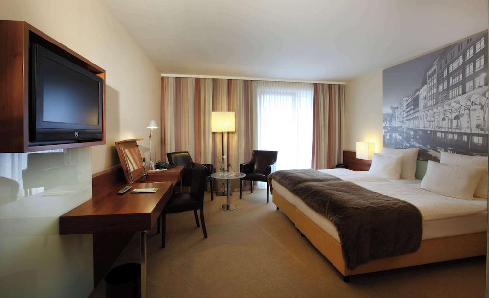Deluxe, King Bed