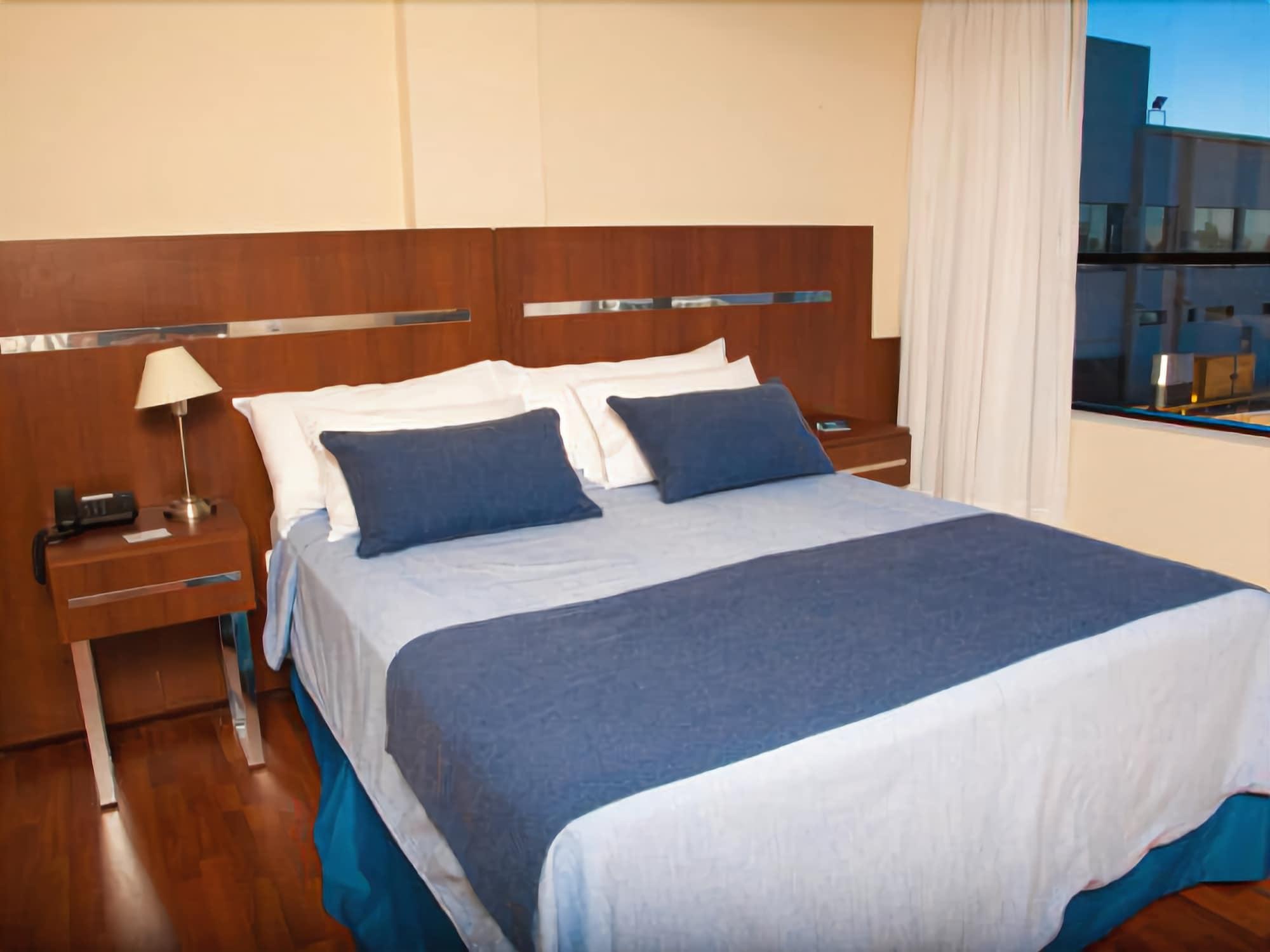 Puerto Amarras Hotel & Suites 7/19
