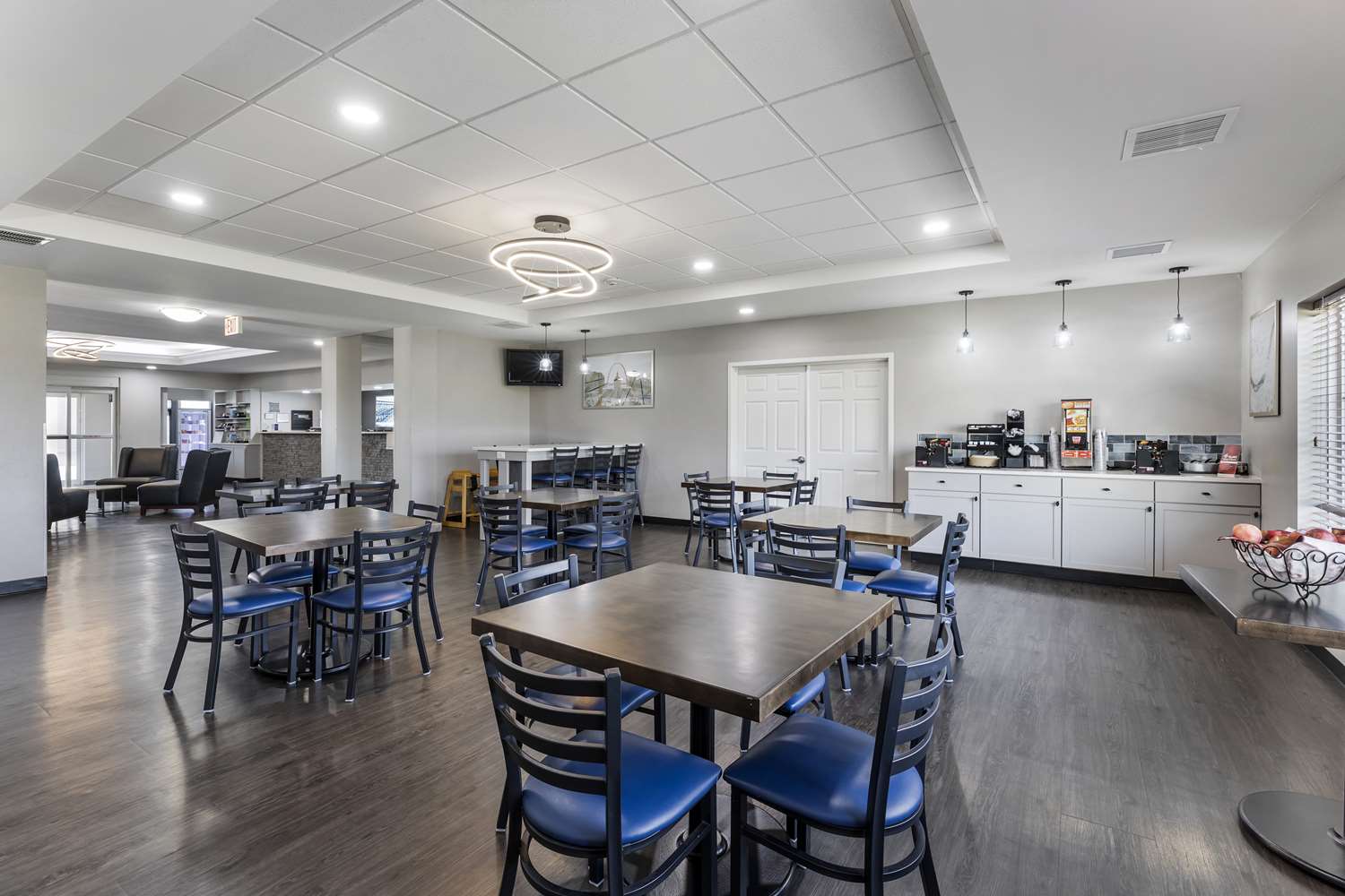 Best Western Plus MidAmerica Hotel 28/33