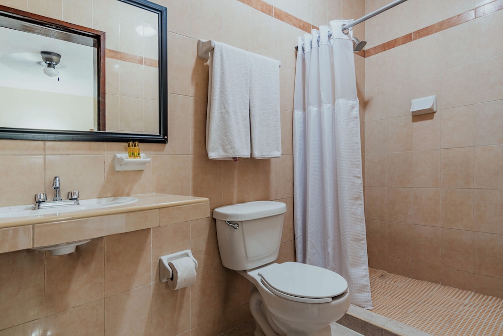 Hotel Santa Maria, Merida 27/29