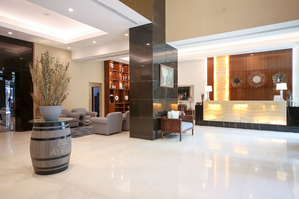 Infinity Towers Suites 5/50
