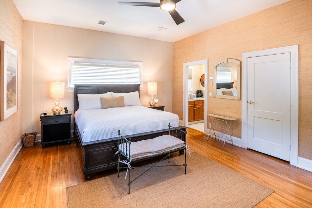 Harbor House Inn 12/50