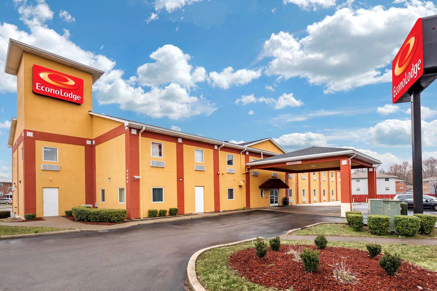 Econo Lodge Louisville Airport 3/40