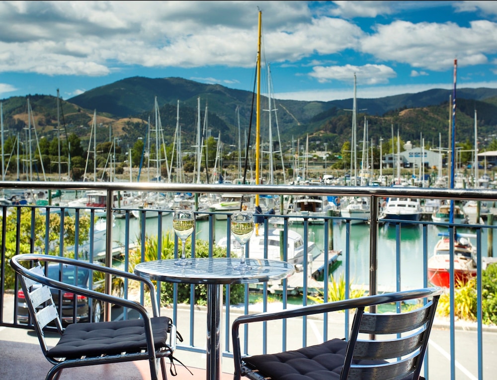 Harbourside Lodge 50/64
