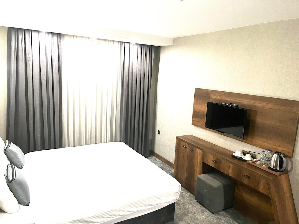 Airport Express Hotel 14/40