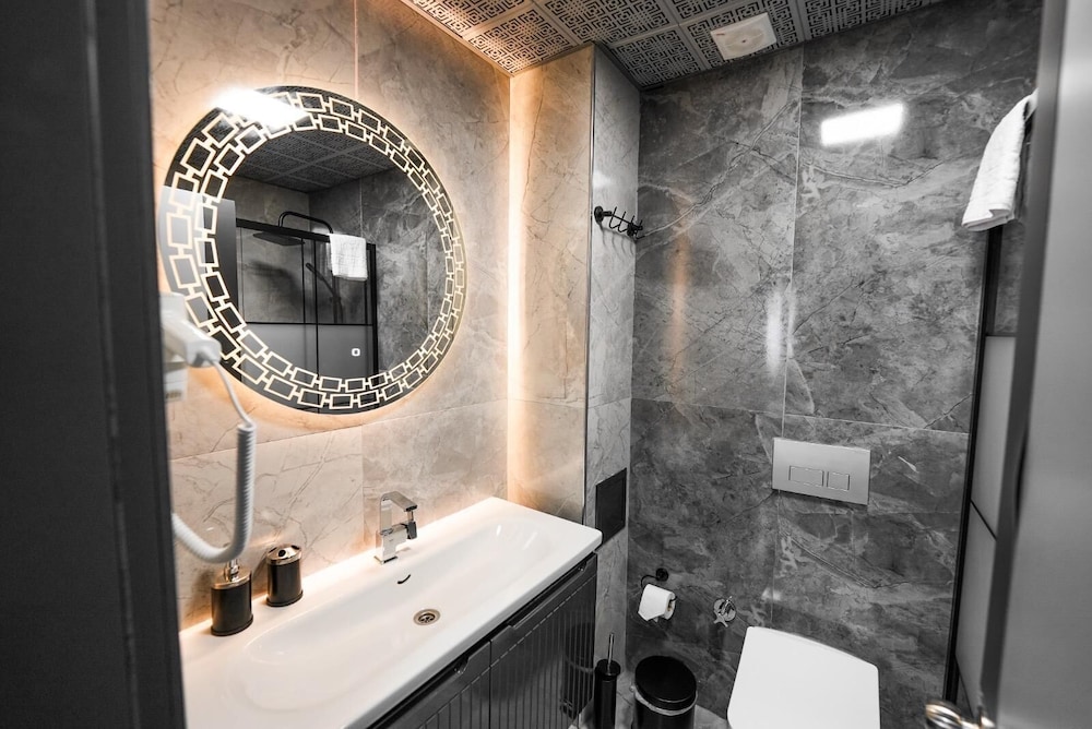 Murat Otel 27/28