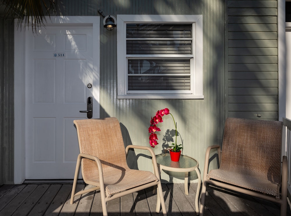 The Southernmost Inn - Adult Only 8/60