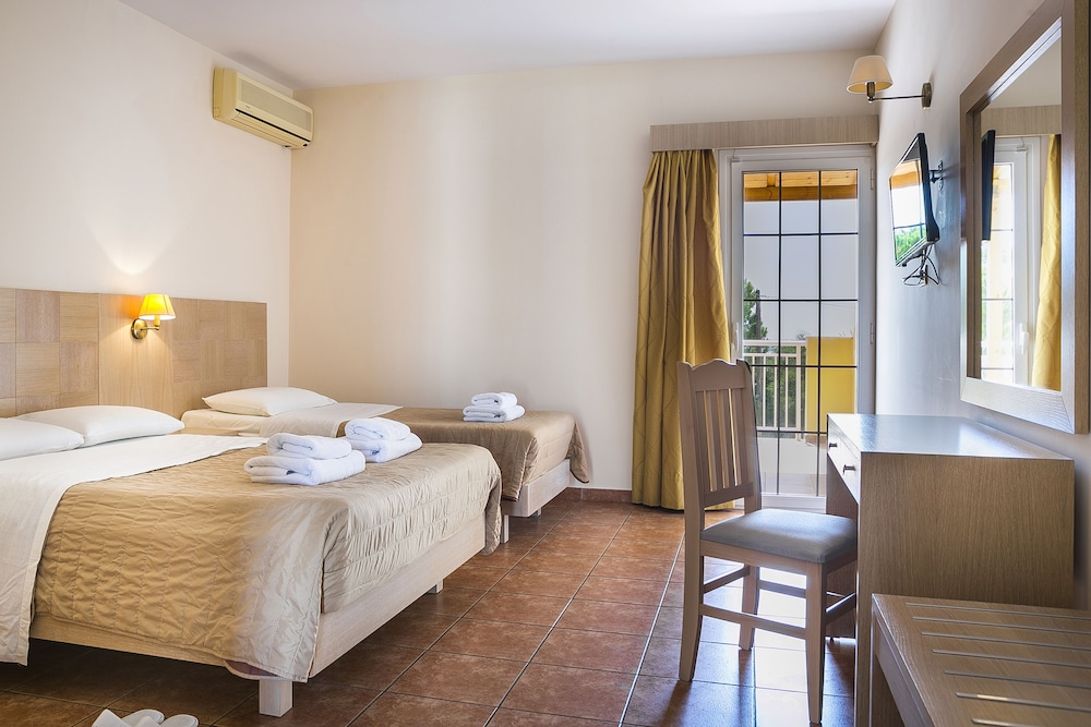 Lassi Hotel 8/42