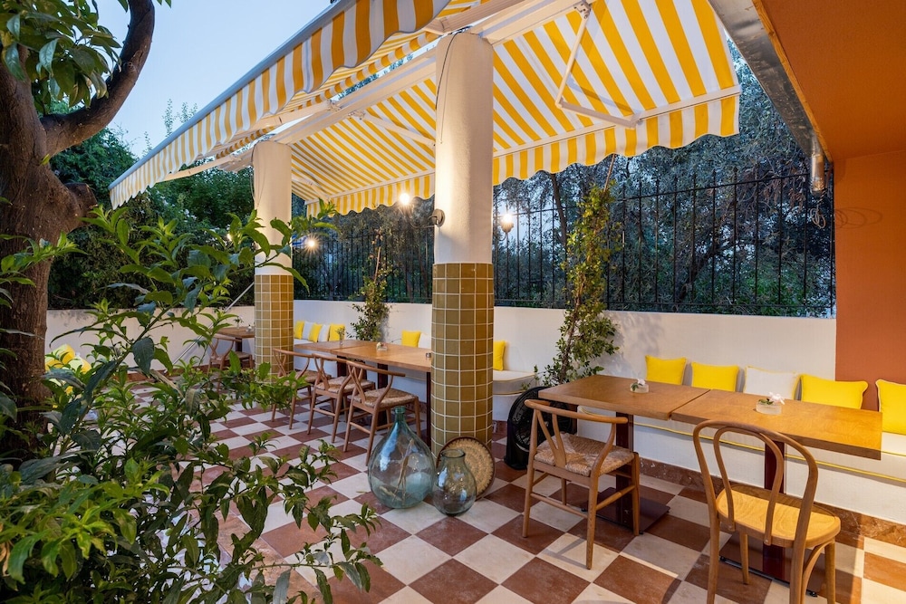 Yonca Anjelika Otel +12 22/50
