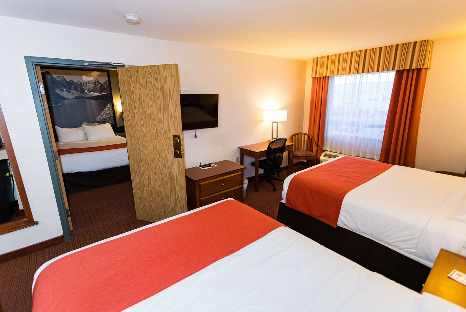 Super 8 By Wyndham Drayton Valley 11/26
