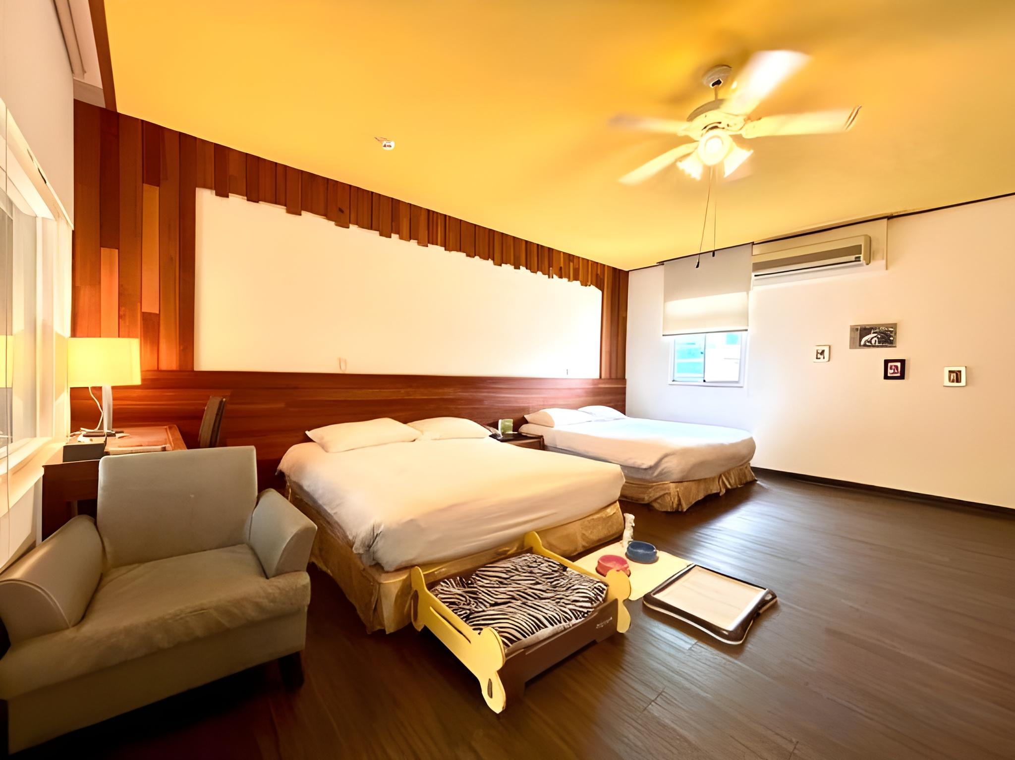 Family, 2 Queen Beds, Pet Friendly