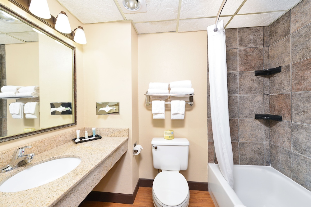 Revel Hotel Minot, SureStay Collection by Best Western 14/66