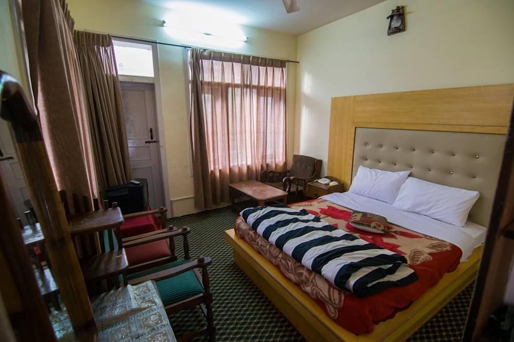 Legend Hotel Hunza 8/17