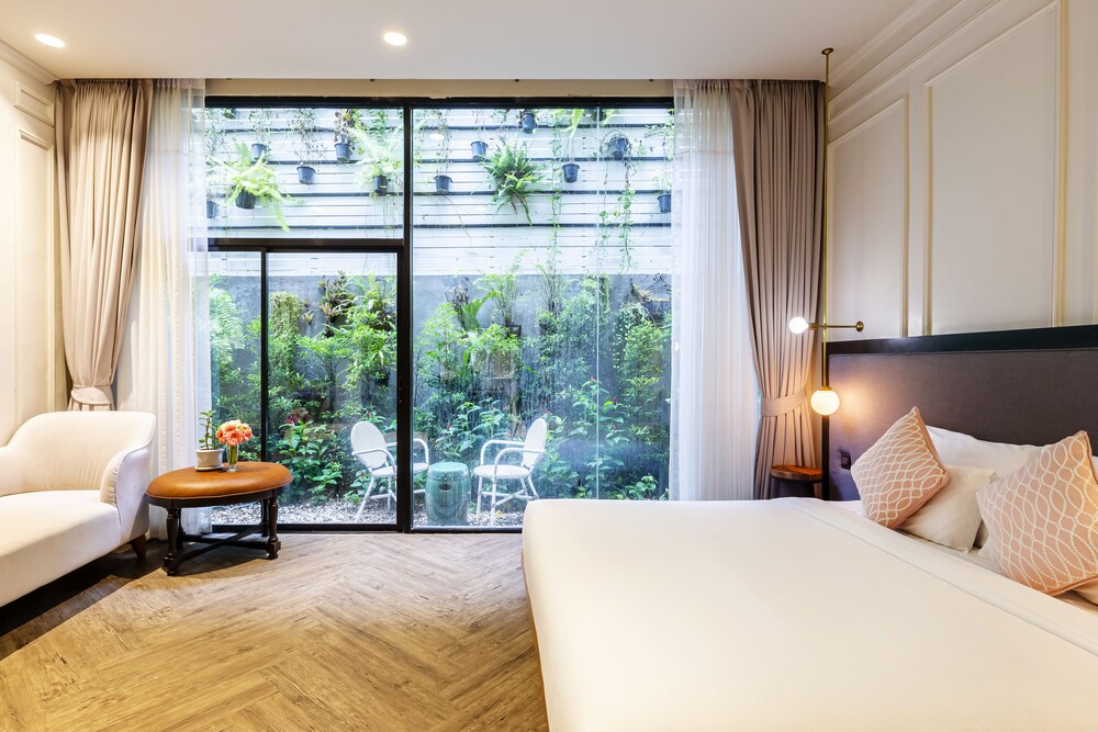 MiLa Hotel Thapae 42/63