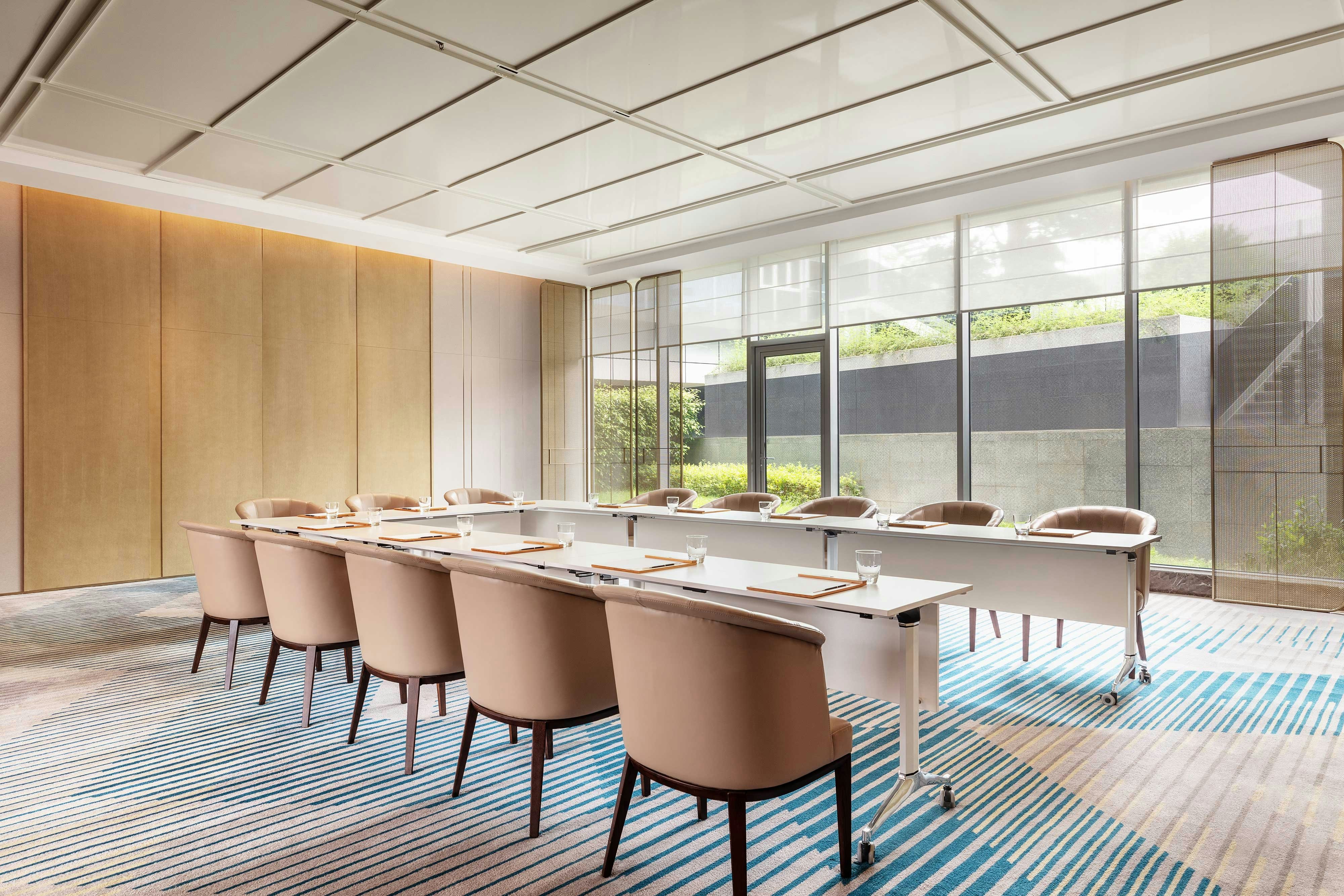 Midea Shunde a Tribute Portfolio Hotel 4/7