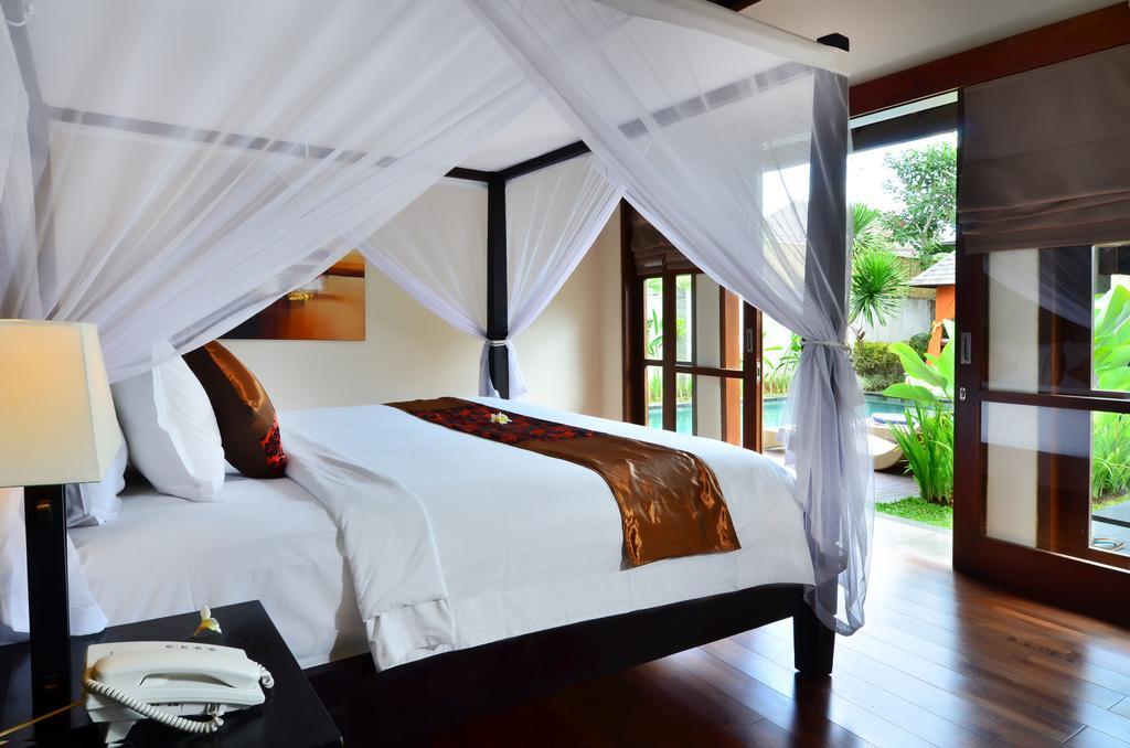 2 Bedrooms, Villa