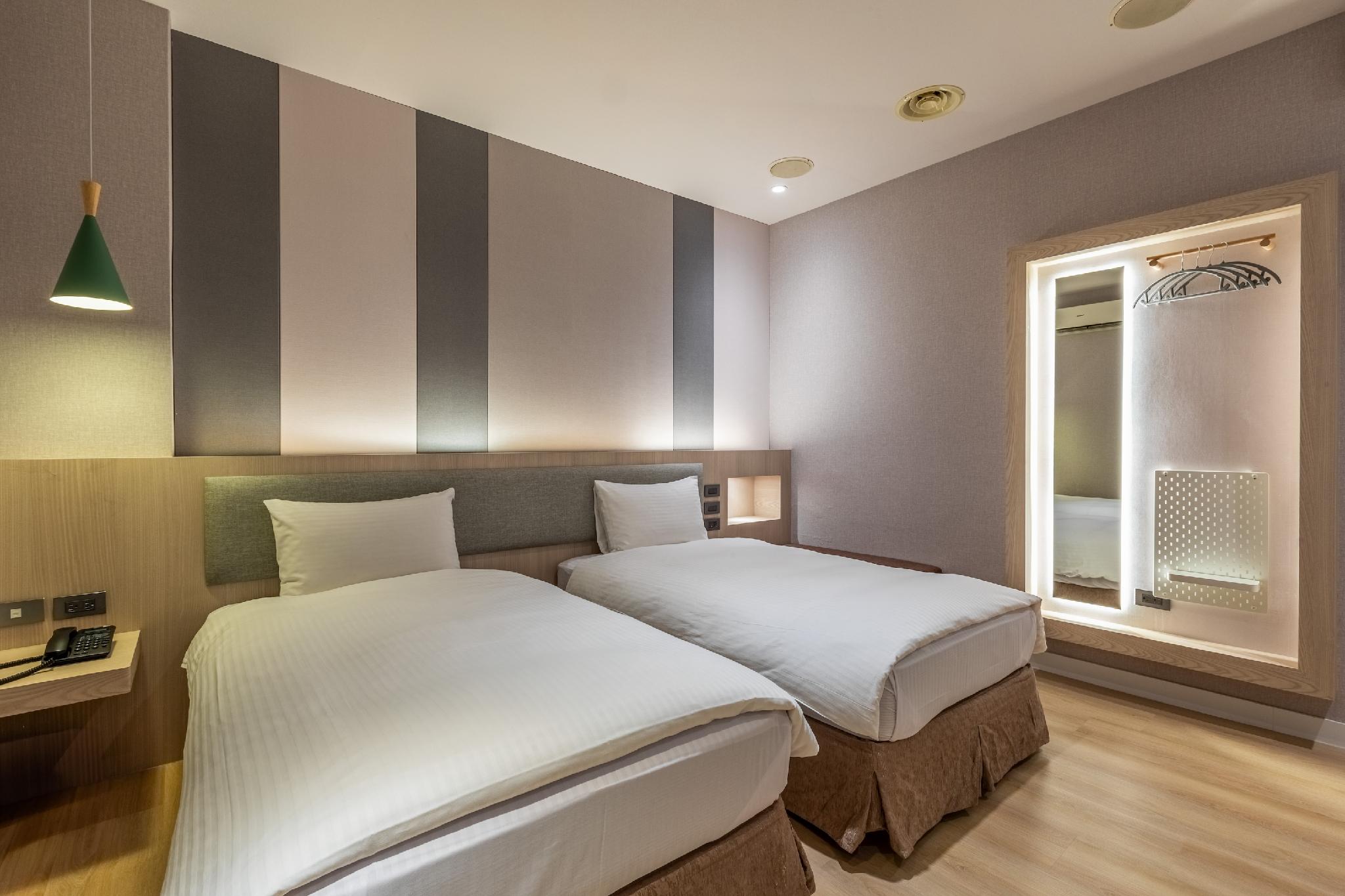 Style, Studio, Twin Beds