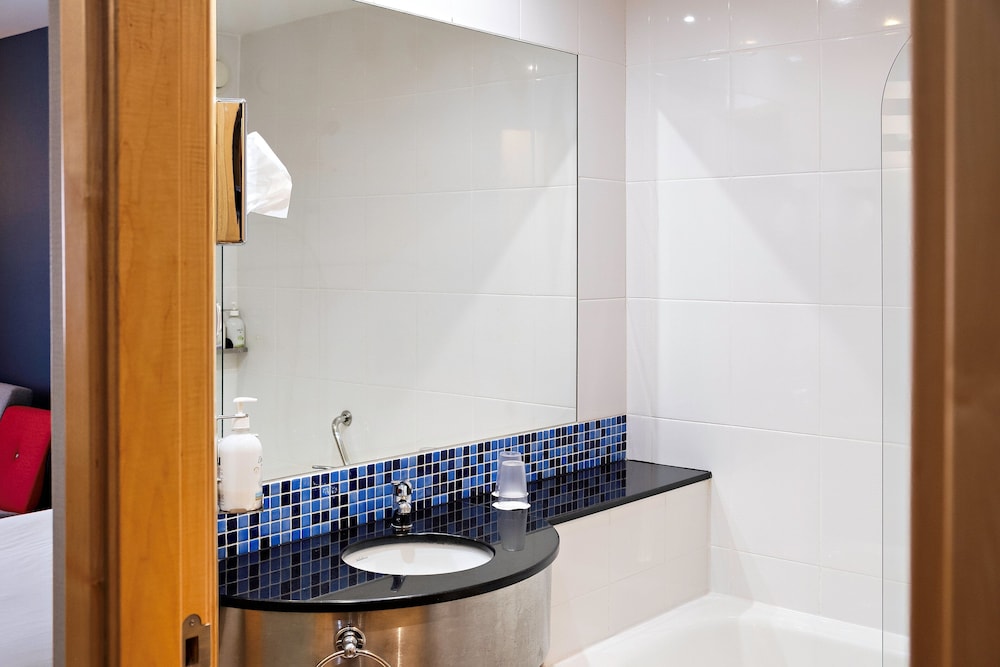 Holiday Inn Express Malaga Airport 41/43