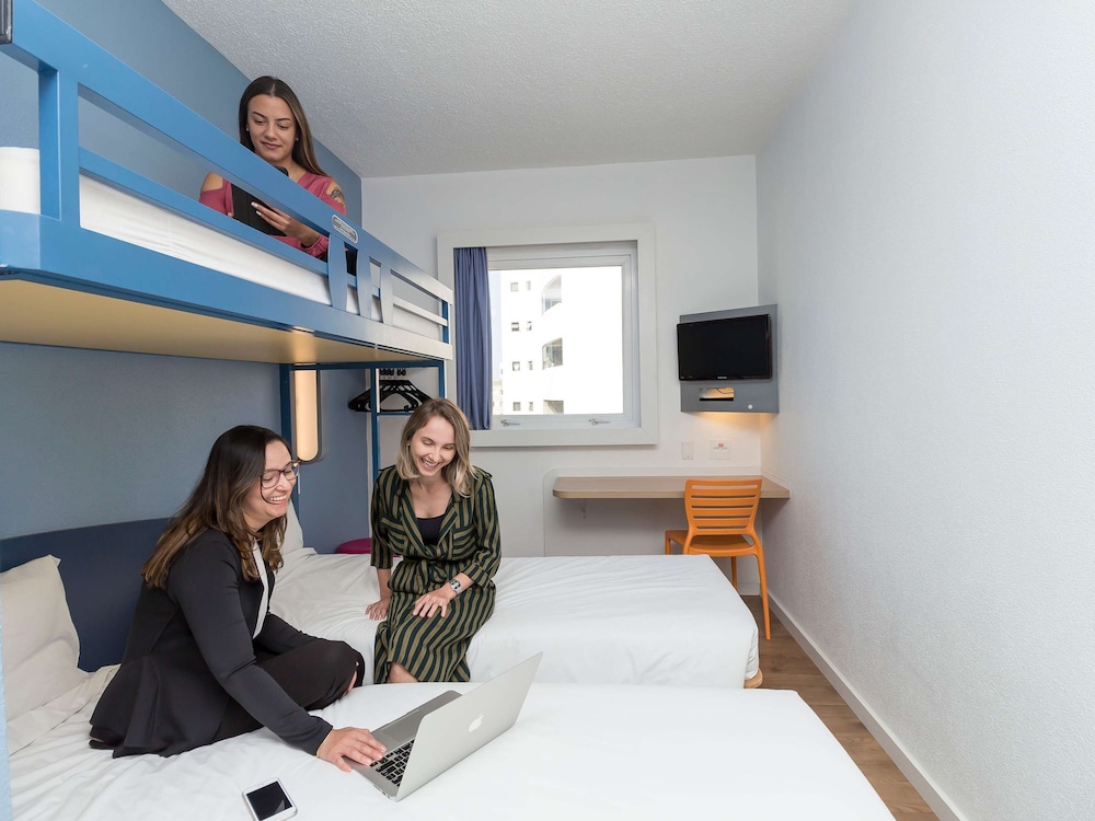 Ibis Budget Curitiba Centro 11/50