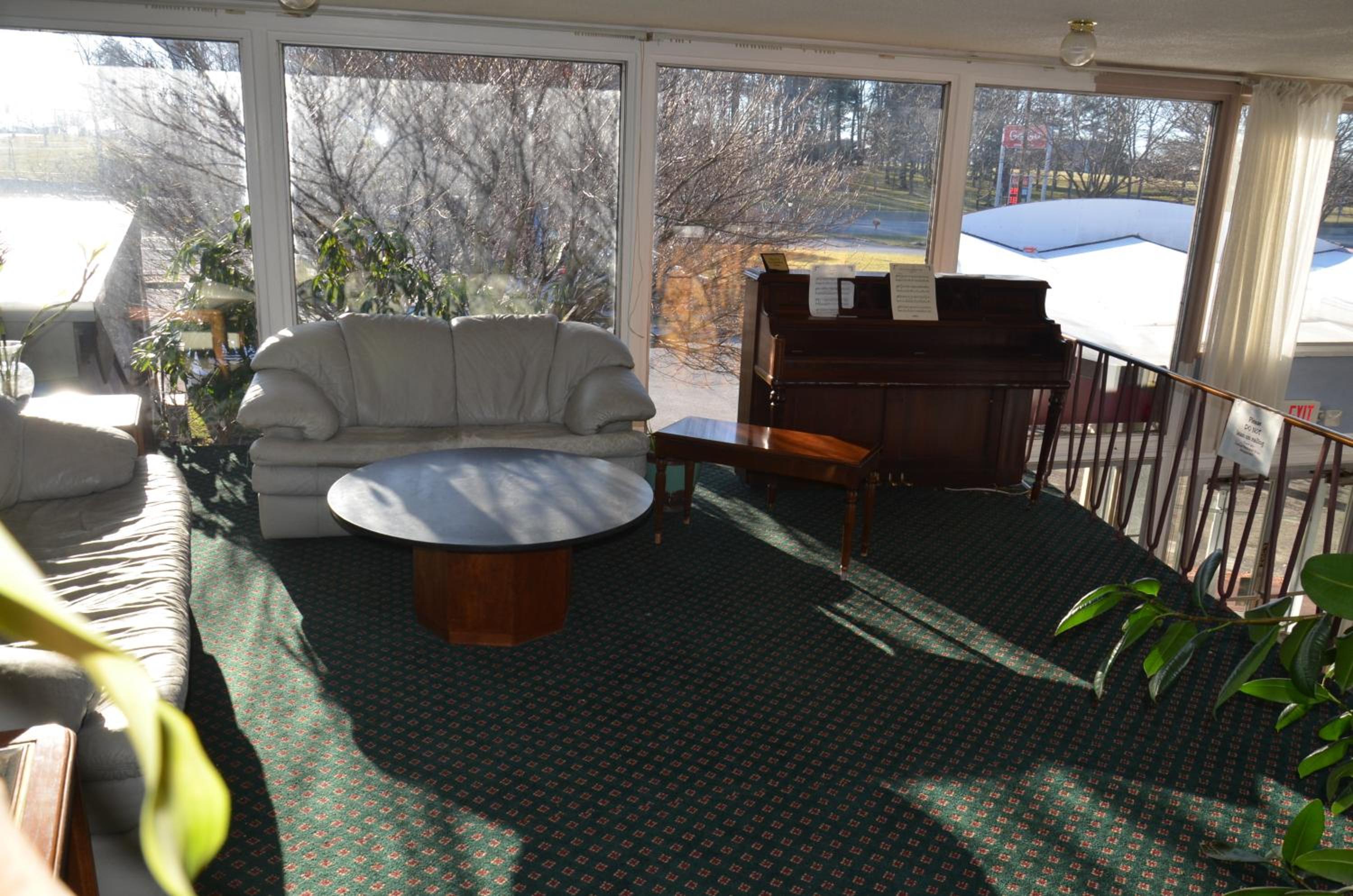 Red Carpet Inn & Suites 39/50