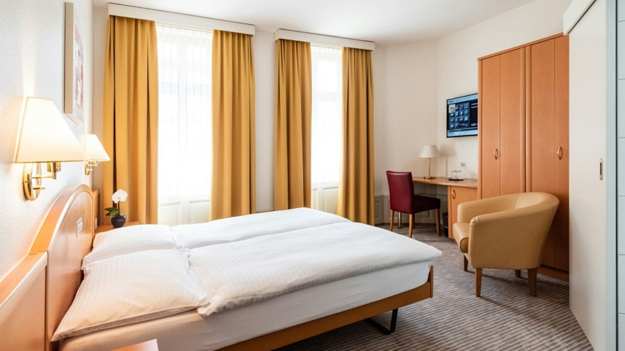 HOTEL ROCHAT 8/25