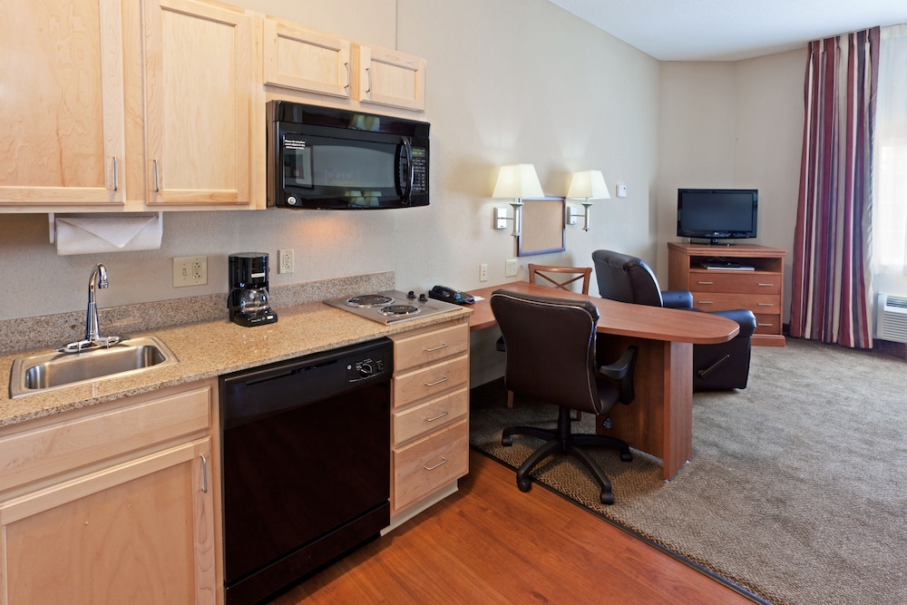 Candlewood Suites Bordentown-Trenton 63/79