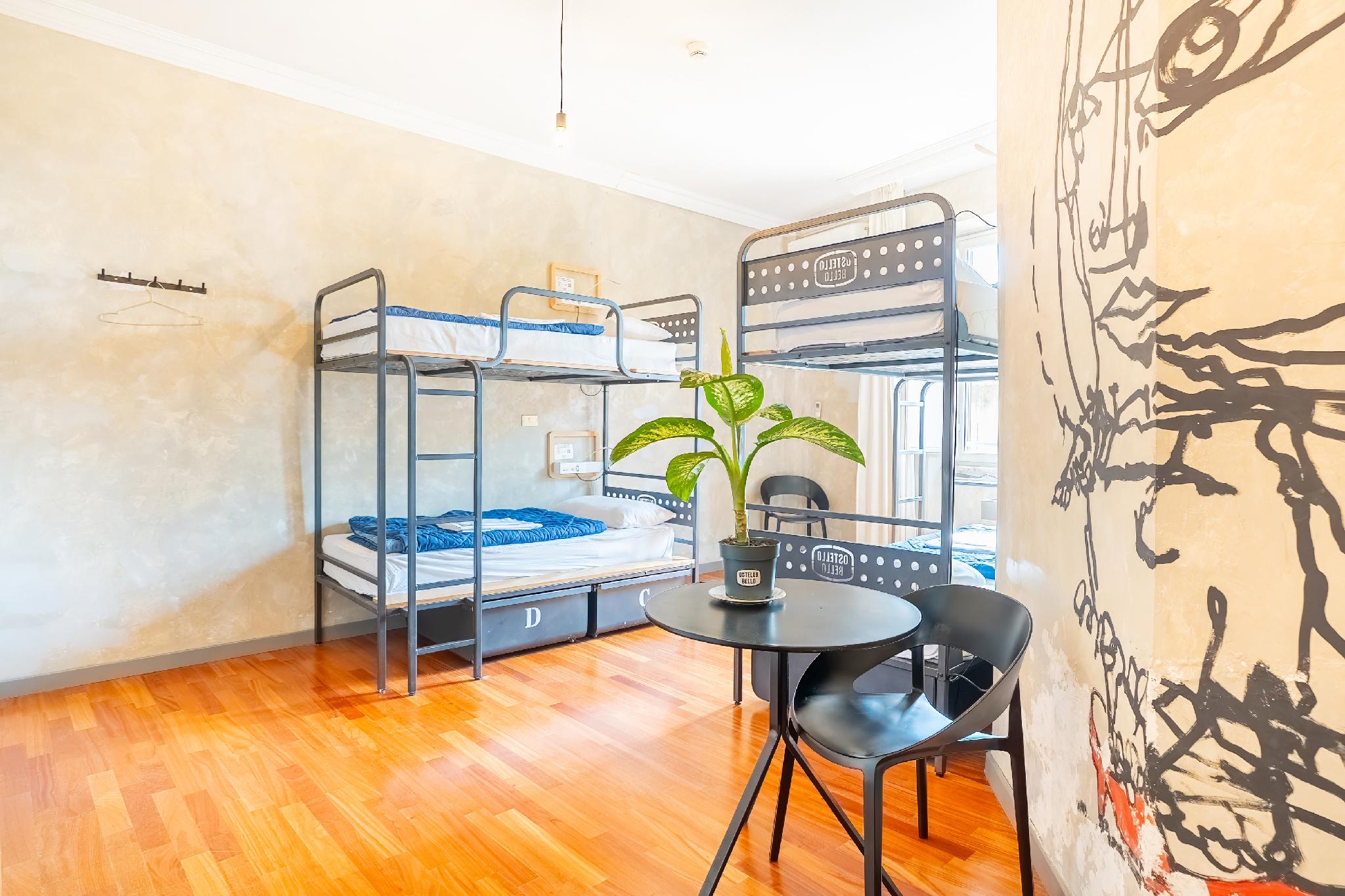 Room, Quintuple