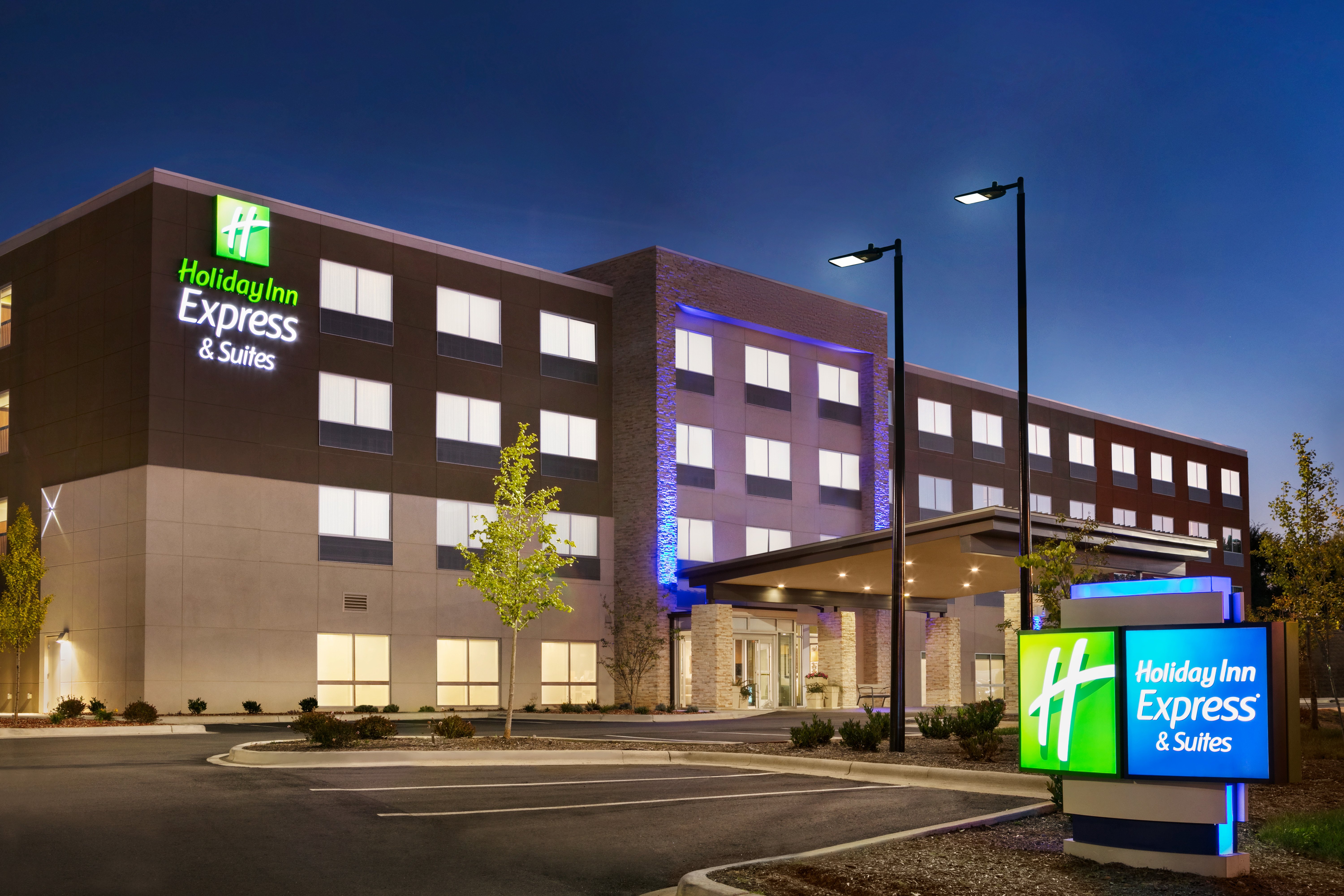 Holiday Inn Express & Suites Salisbury 1/38
