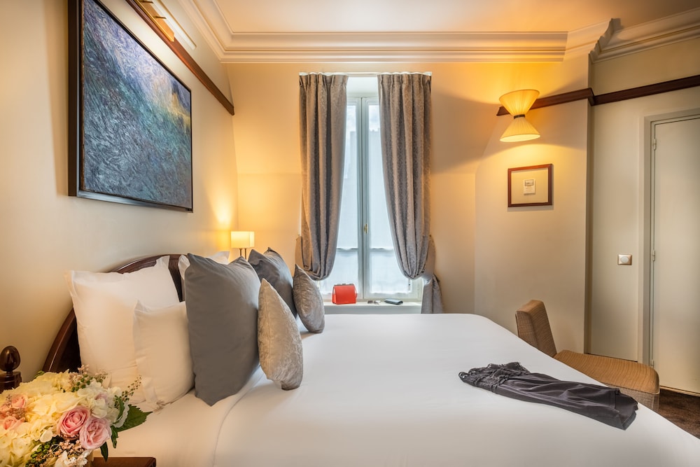 Hotel Pont Royal 24/68