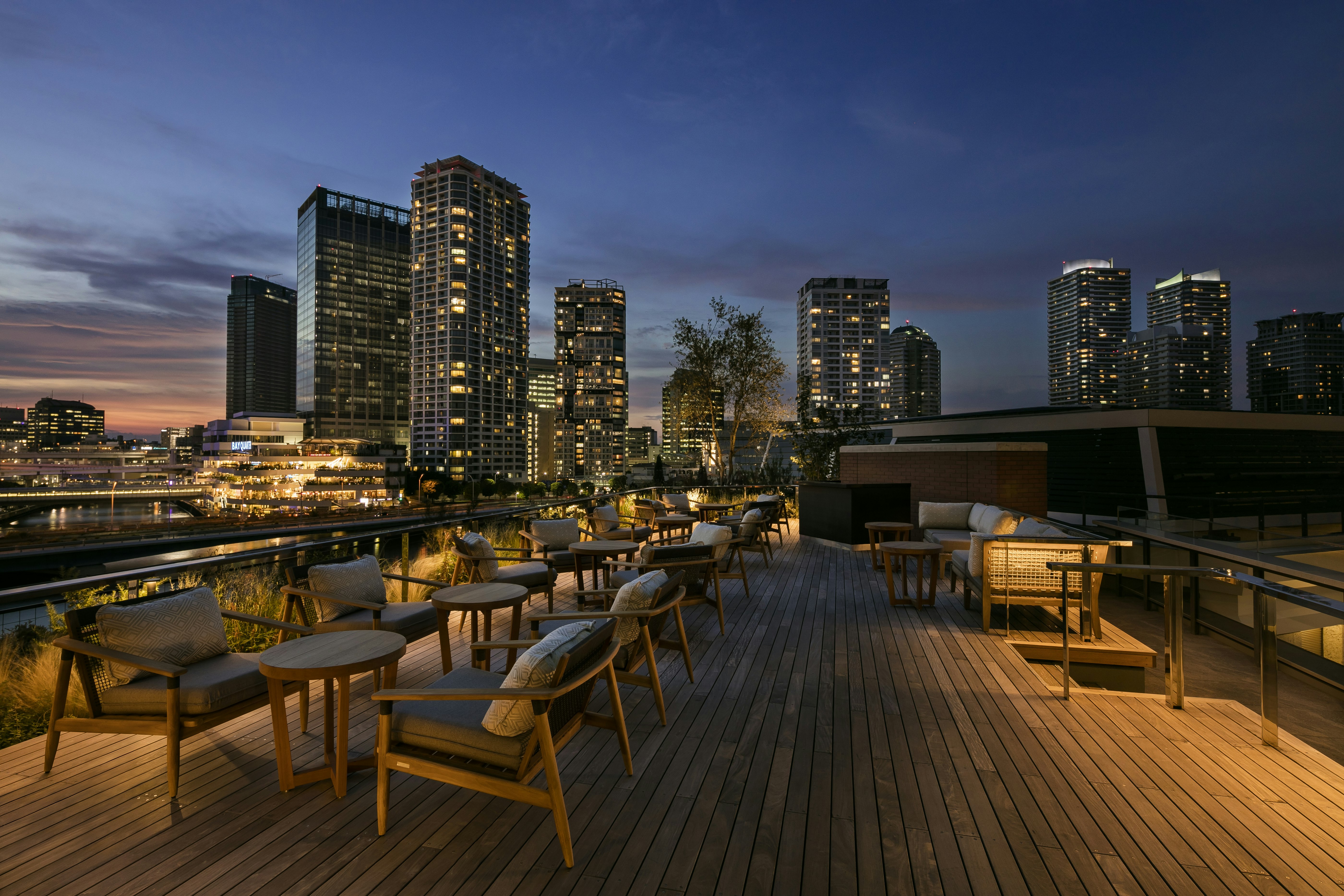 Hilton Yokohama 65/68