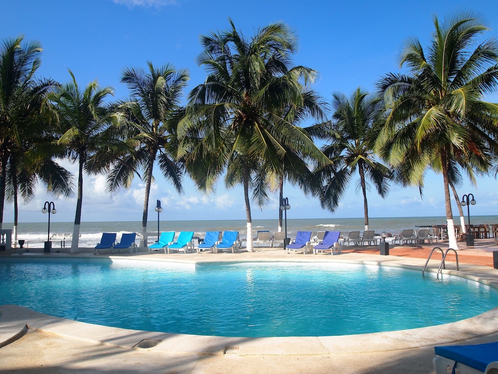 Africa Queen Hotel in SOMONE