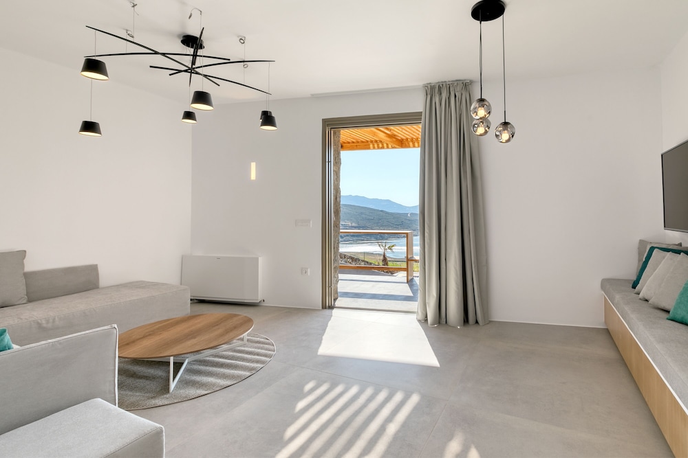 Panormos Bay Suites 32/48