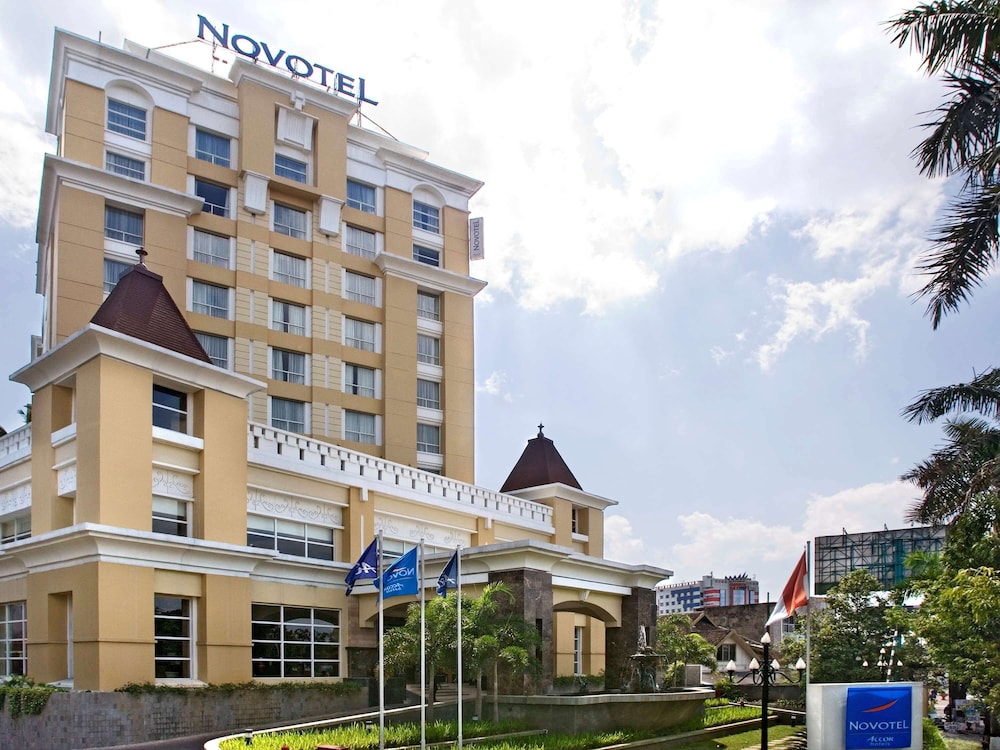NOVOTEL SEMARANG 3/76