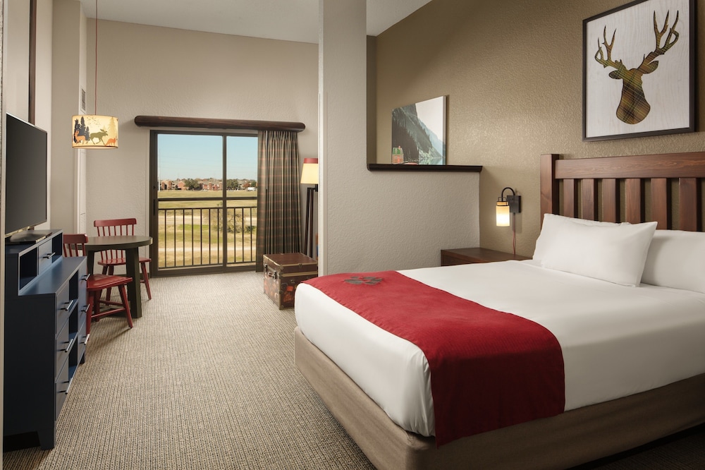 Kids Suite, Queen and Twin Beds, Sofa
