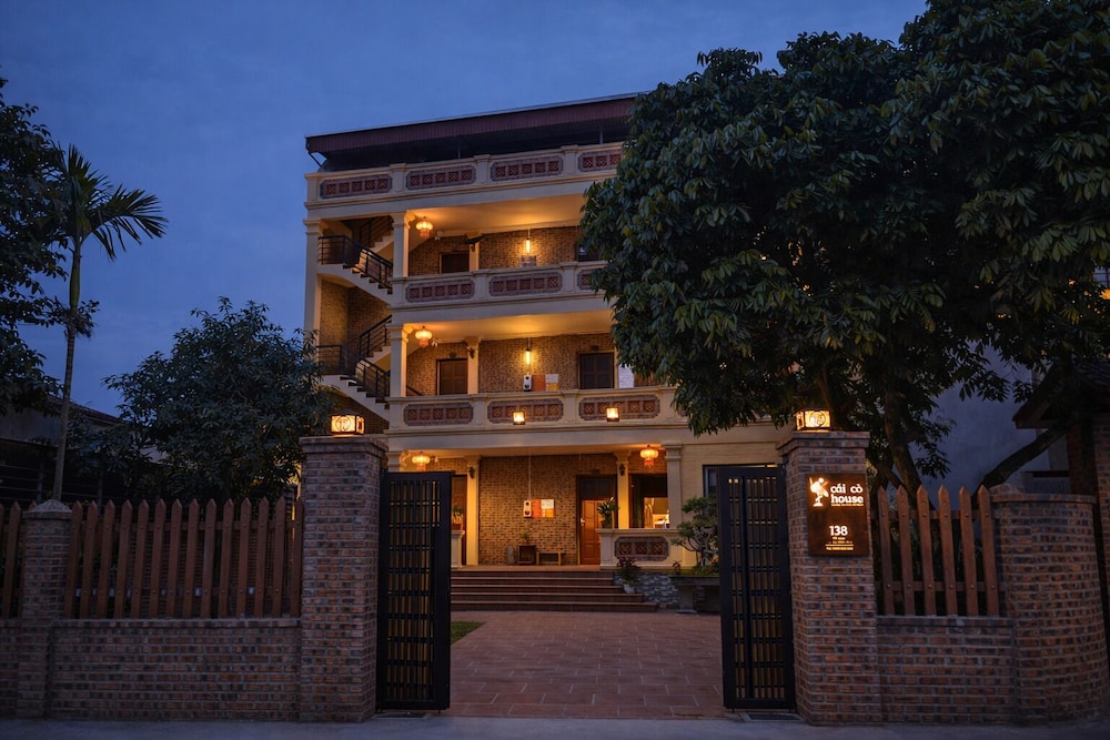The Stork House - Serene Garden Retreat 3/50