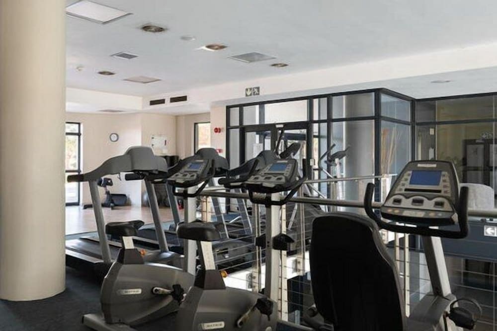 Century City Boutique Apartments 19/50