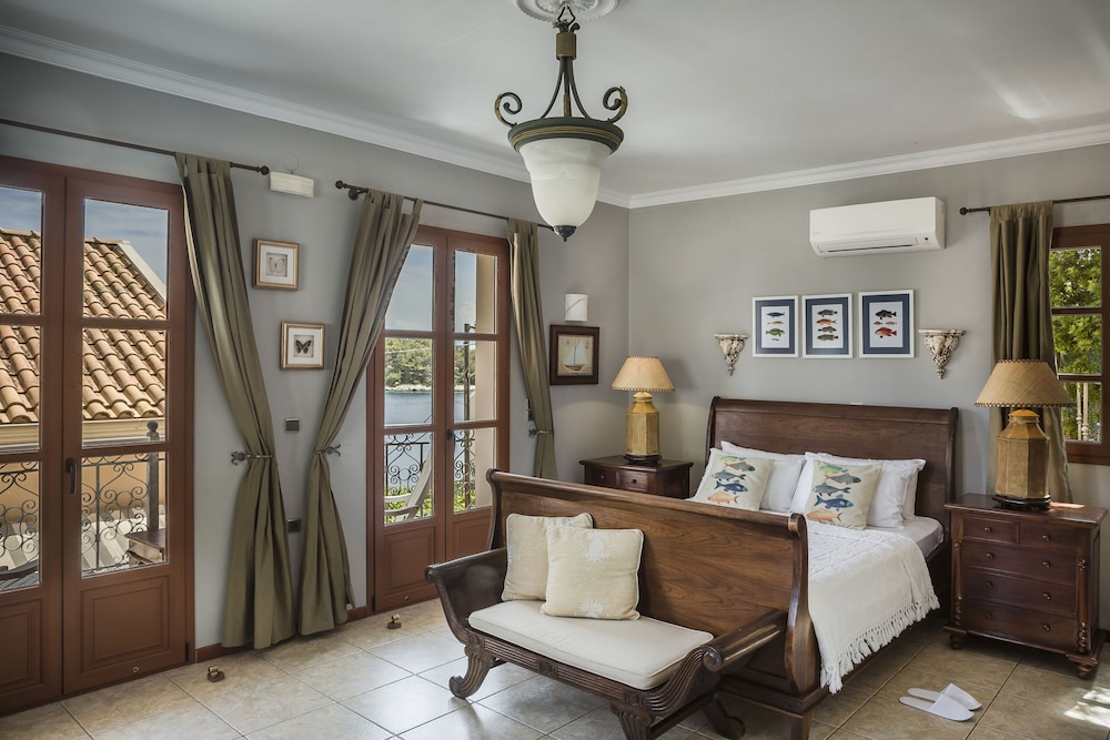 Faros Suites - Adults Only 15/50