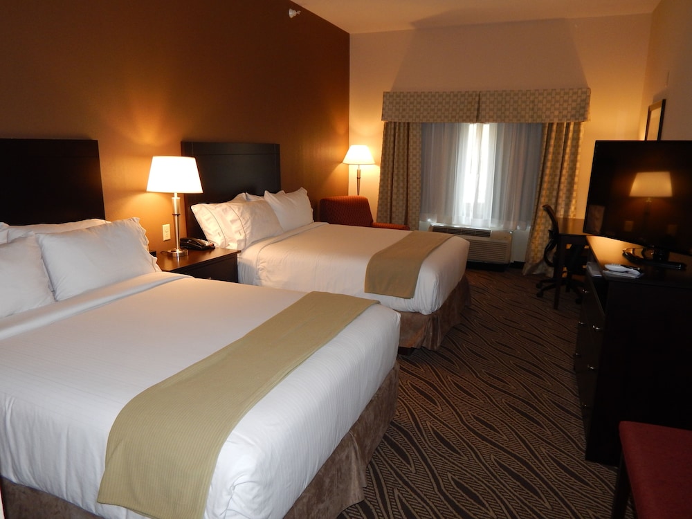 Holiday Inn Express Suites Washington Meadow Lands 18/70