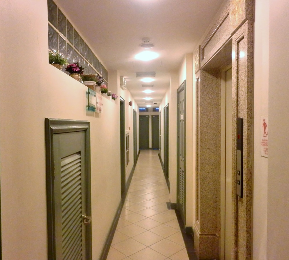 De Galleria Hotel 16/28