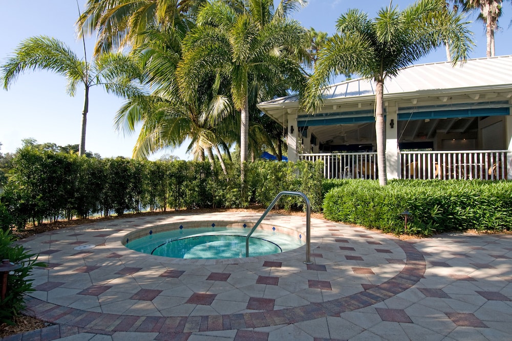 Trianon Bonita Bay Hotel 32/35