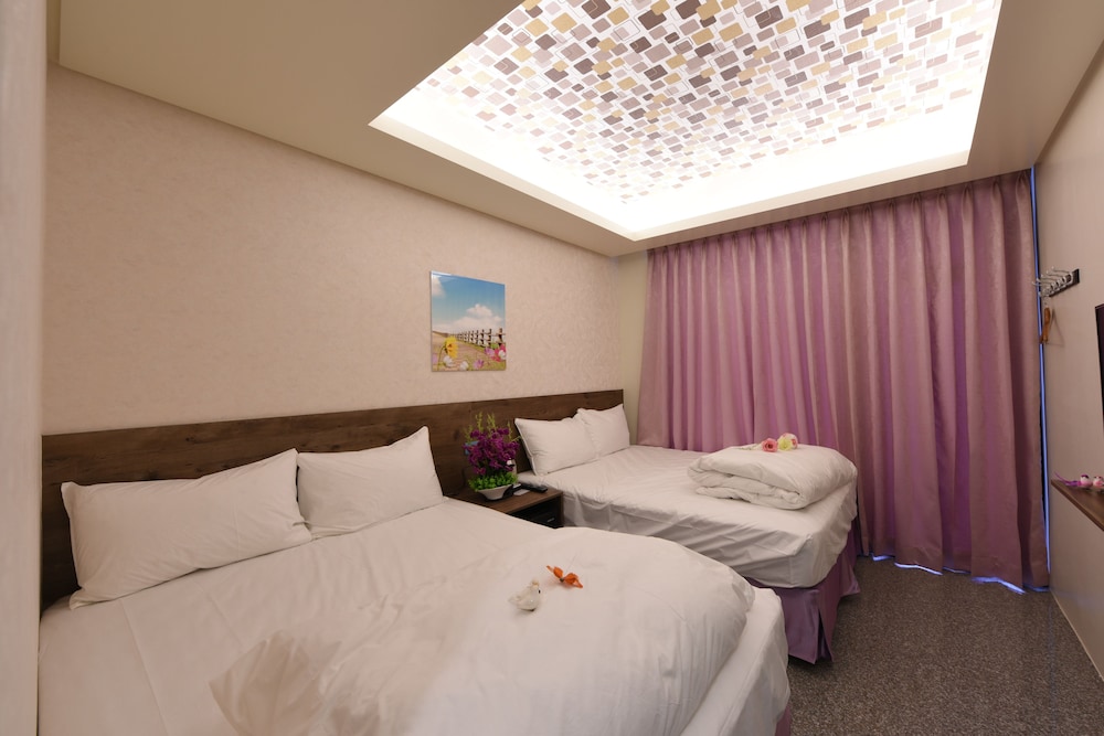 Hotel 99 21/32