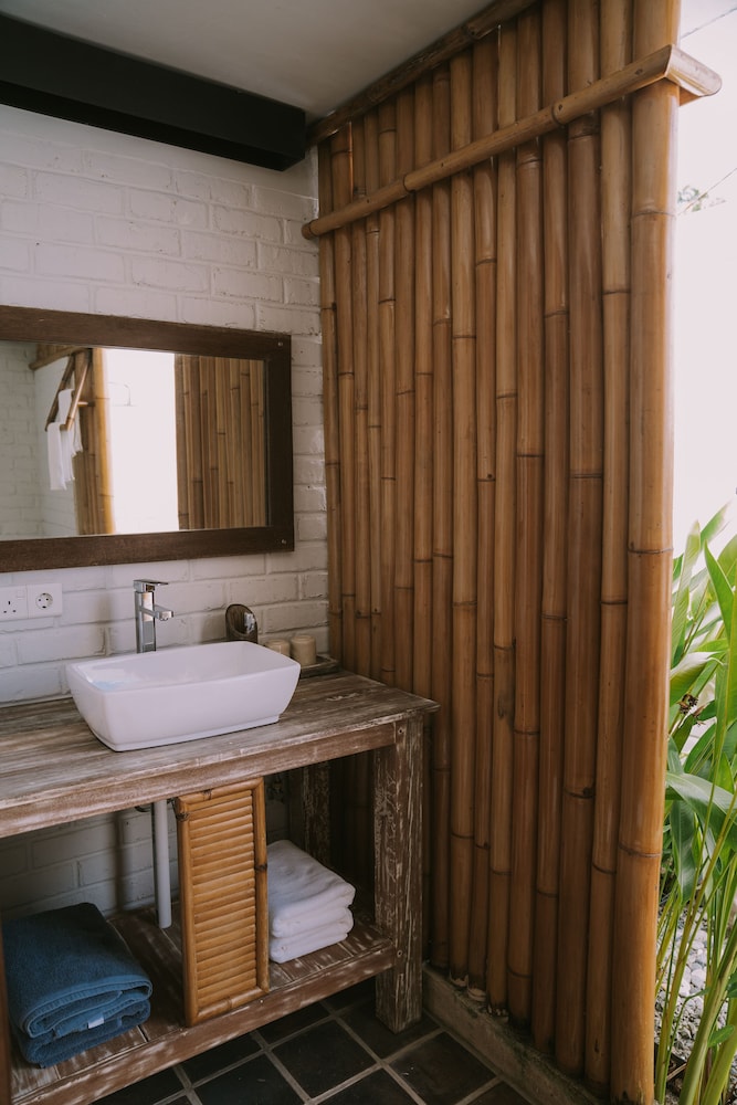 The Kelong Trikora Resort - Bintan Island 50/50