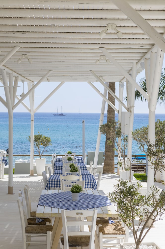 Constantinos The Great Beach Hotel 50/68